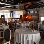 Logis - & Restaurant Le Gonfalon 3*