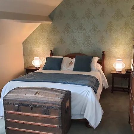 酒店 Logis - & Restaurant Le Gonfalon Germigny-l'Eveque
