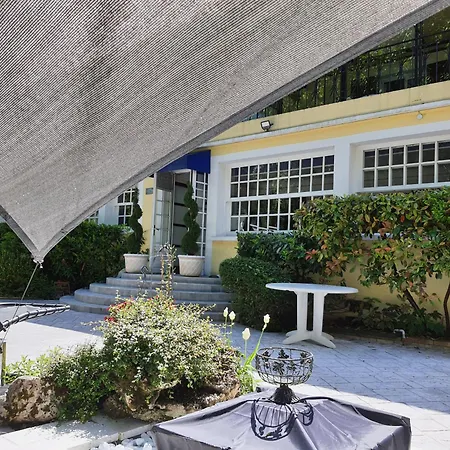 Hotel Logis - & Restaurant Le Gonfalon 3*