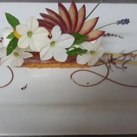 Hotel Logis - & Restaurant Le Gonfalon