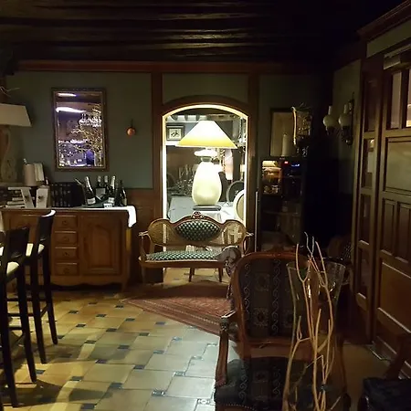 Hotel Logis - & Restaurant Le Gonfalon 3*