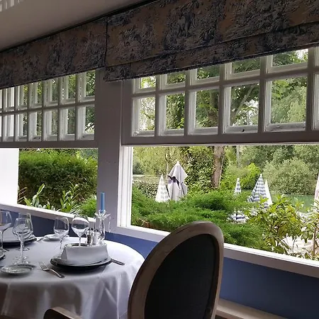 Logis - & Restaurant Le Gonfalon Germigny-l'Eveque