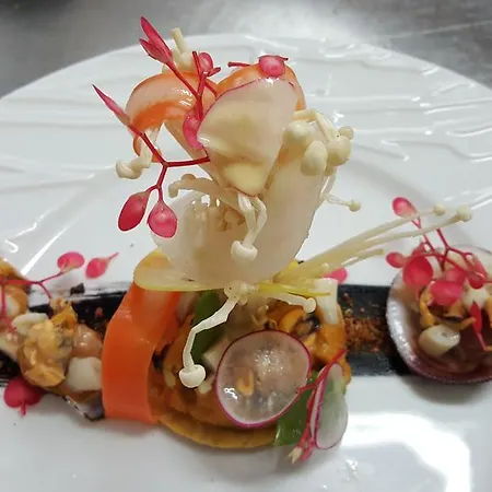 Logis - & Restaurant Le Gonfalon 3* Germigny-l'Eveque