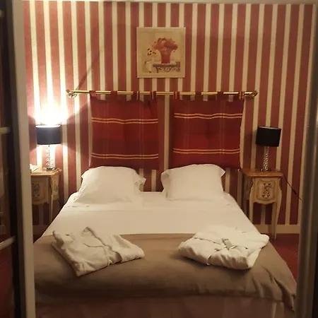Hotel Logis - & Restaurant Le Gonfalon