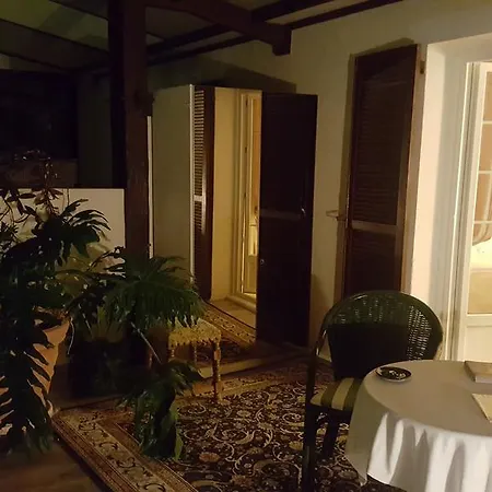 Logis - & Restaurant Le Gonfalon 3*