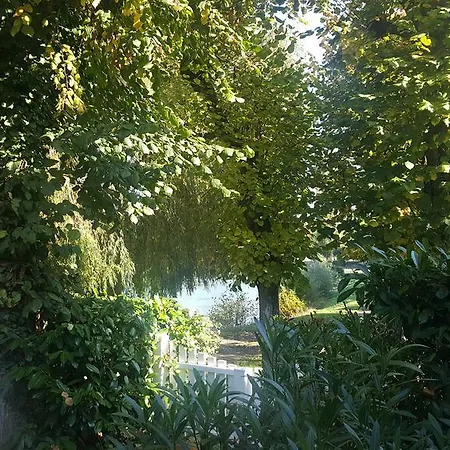 فندق Logis - & Restaurant Le Gonfalon