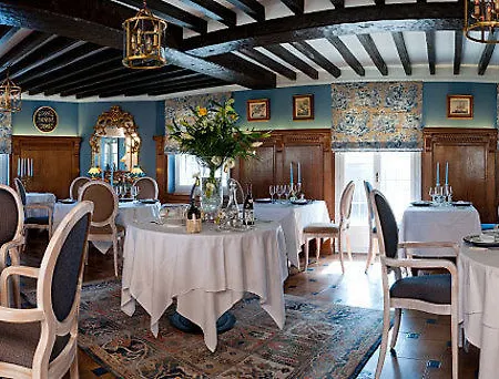 Logis - & Restaurant Le Gonfalon Hotel