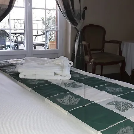 Logis - & Restaurant Le Gonfalon 3*