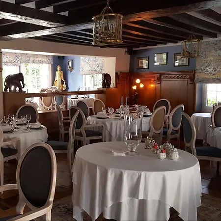 Logis - & Restaurant Le Gonfalon 3*