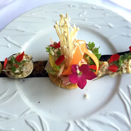 Logis - & Restaurant Le Gonfalon 3* Germigny-l'Eveque